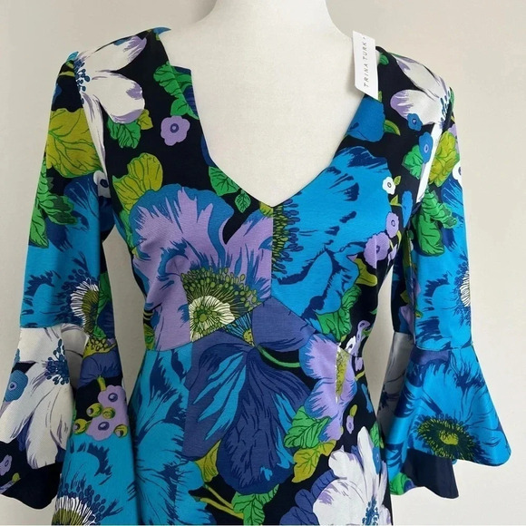 Trina Turk Winnie Wild Flower Faille Bell-Sleeve Dress NWT Sz 0 - Picture 3 of 9